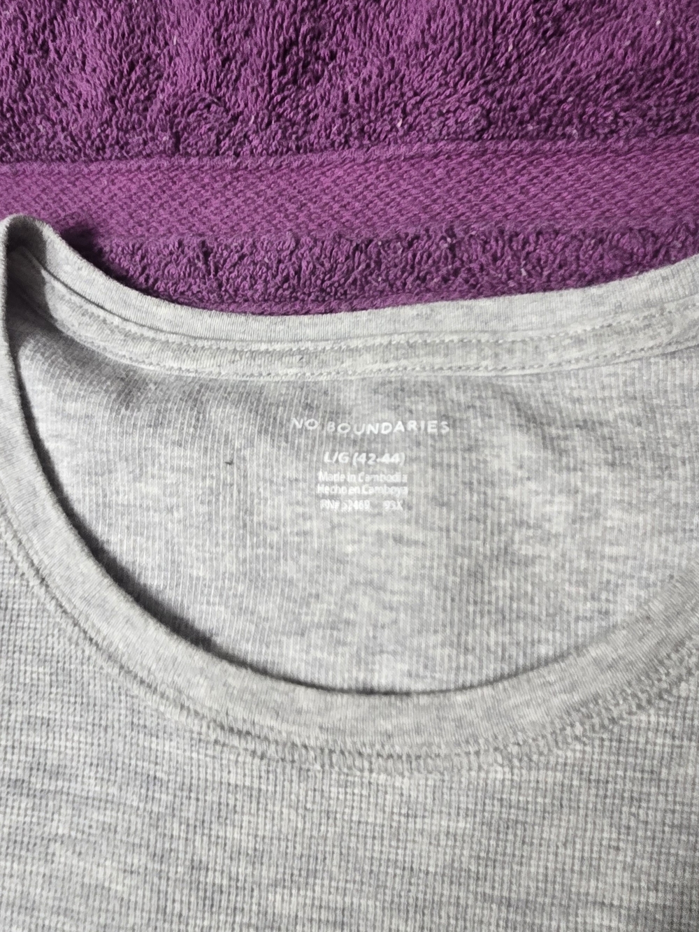 No Boundaries Men's Gray Ribbed Crewneck Sweater